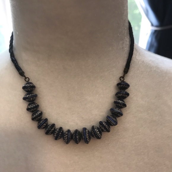 Cool geometric beaded necklace - Picture 2 of 2